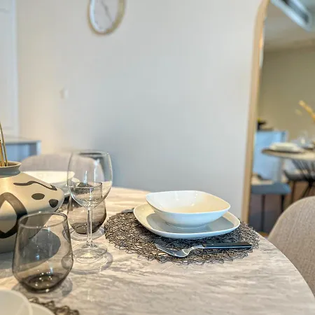 Higuests - Charming Retreat In Citywalk With Balcony And Pool Dubai Exterior photo