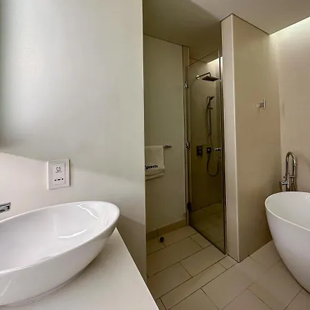 Higuests - Charming Retreat In Citywalk With Balcony And Pool Dubai Exterior photo