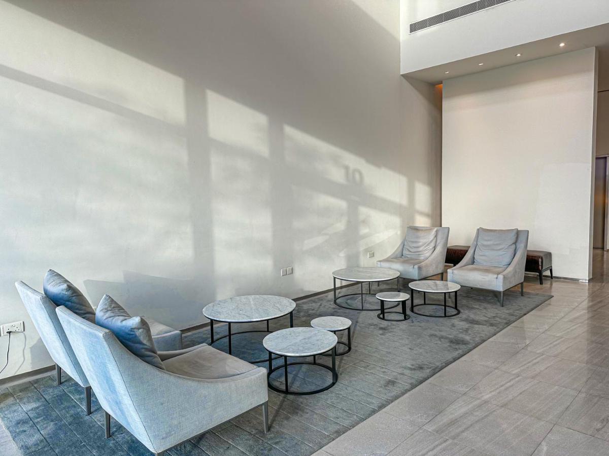 Higuests - Charming Retreat In Citywalk With Balcony And Pool