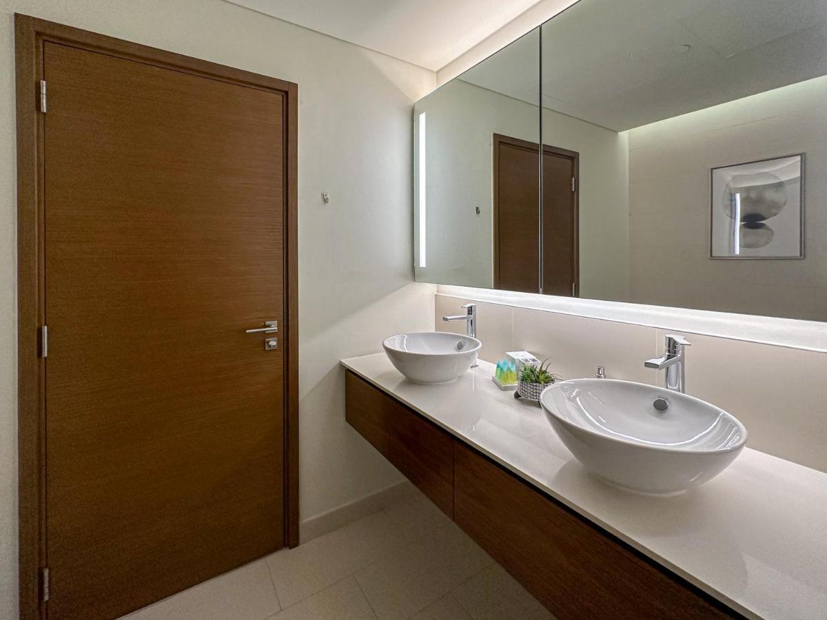 Higuests - Charming Retreat In Citywalk With Balcony And Pool * Dubai