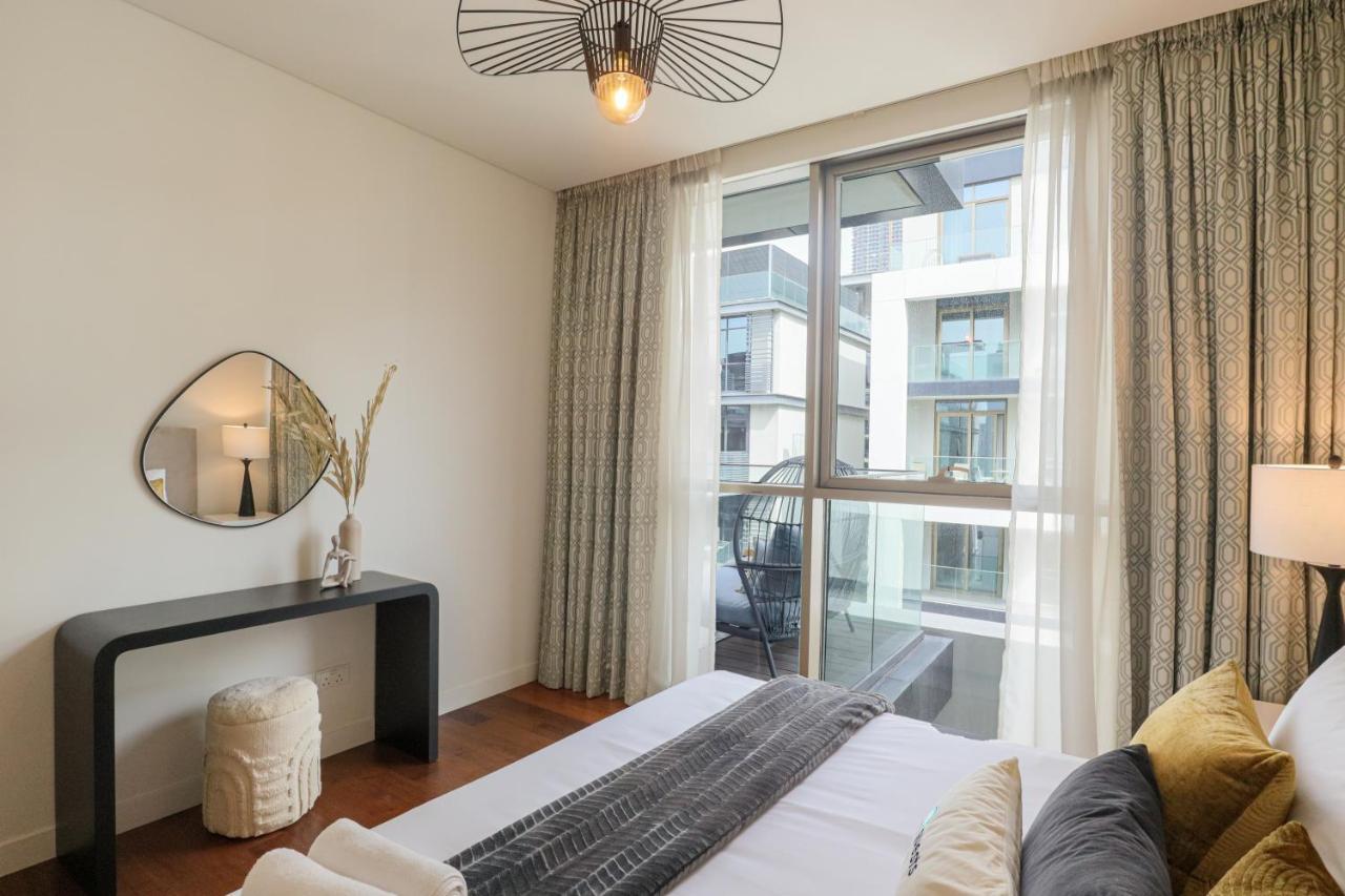 Higuests - Charming Retreat In Citywalk With Balcony And Pool